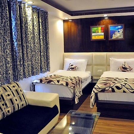 Hotel Elegance New Delhi Extérieur photo
