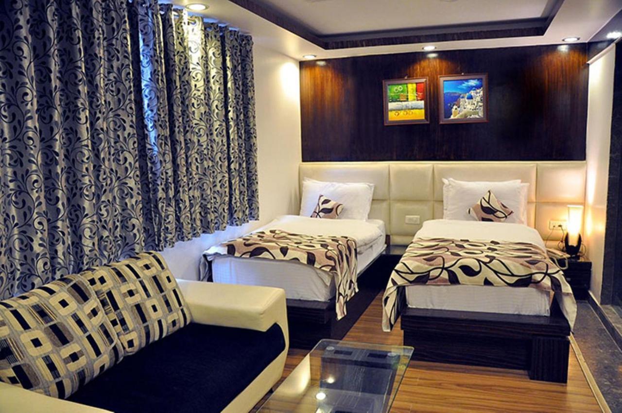 Hotel Elegance New Delhi Extérieur photo