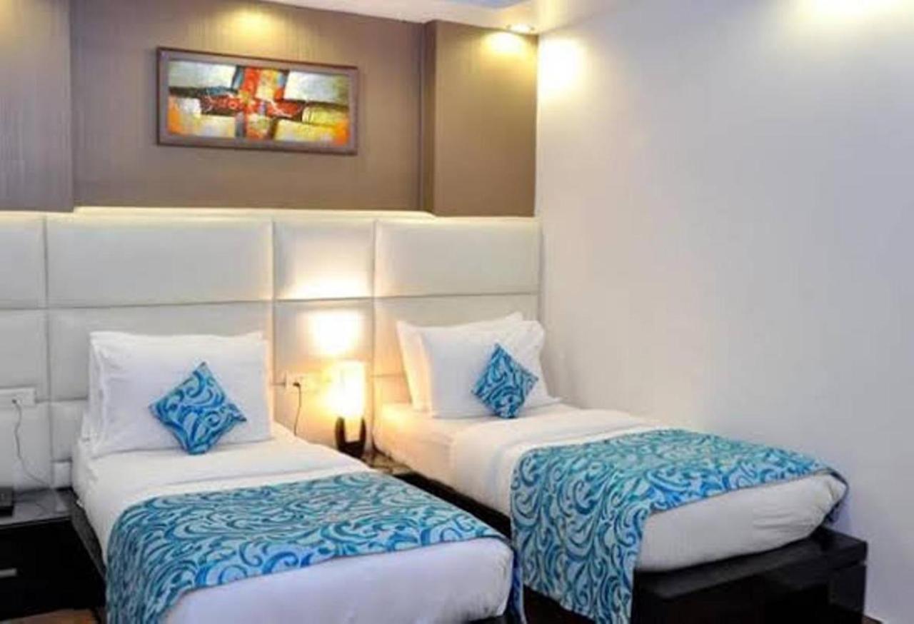 Hotel Elegance New Delhi Extérieur photo