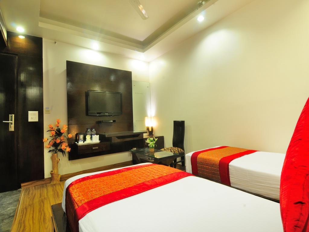 Hotel Elegance New Delhi Extérieur photo
