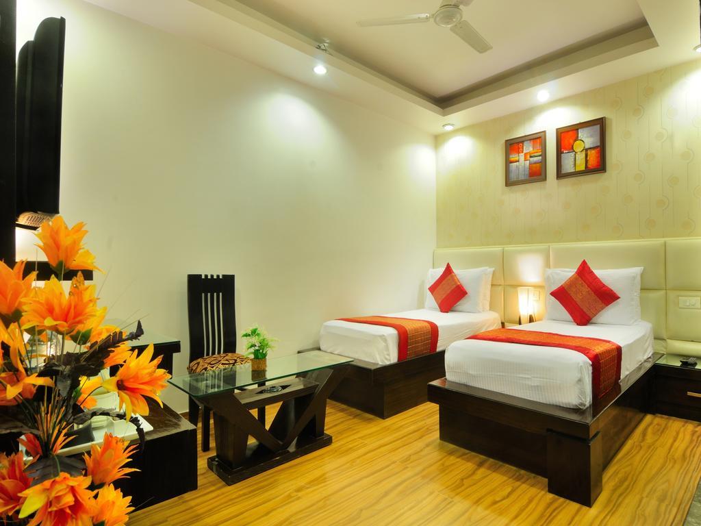 Hotel Elegance New Delhi Extérieur photo