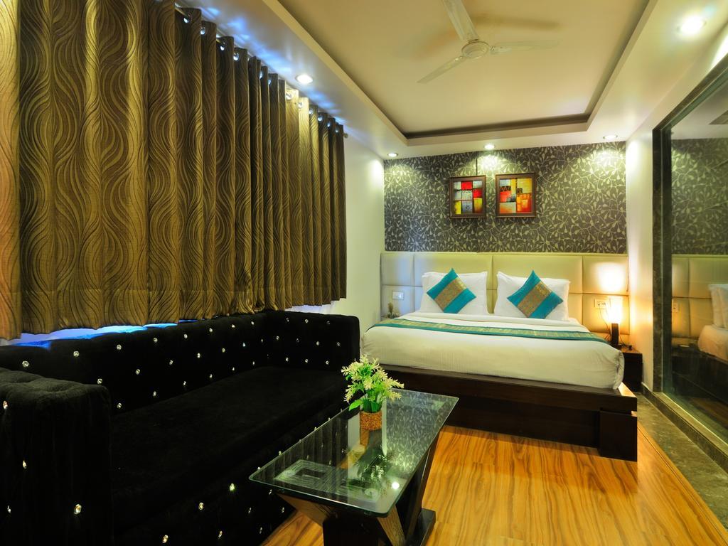 Hotel Elegance New Delhi Extérieur photo