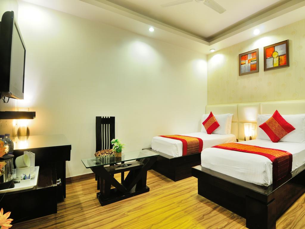 Hotel Elegance New Delhi Extérieur photo